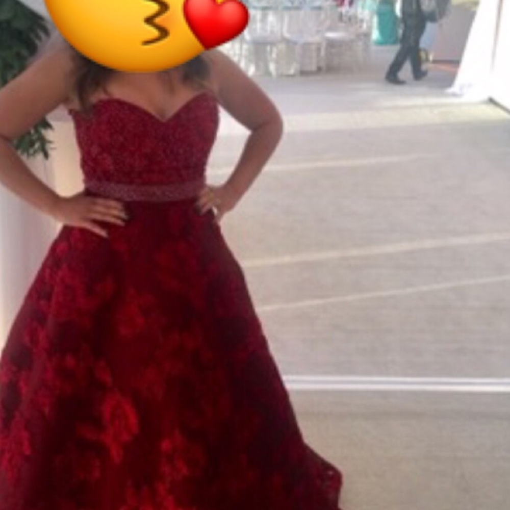 Dress - Picture 2 of 4